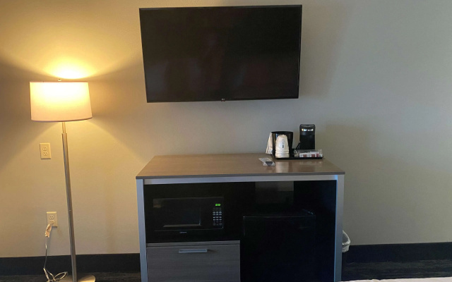 photo 5 of Baymont Inn & Suites by Wyndham Madison