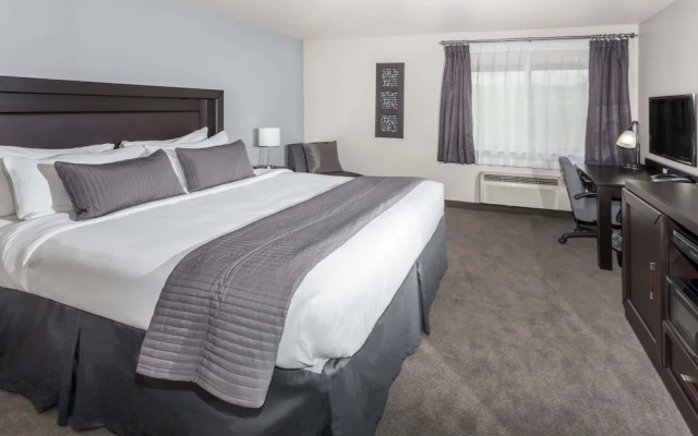 photo 3 of Baymont Inn And Suites Glenview