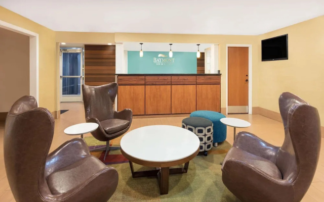 photo 2 of Baymont Inn and Suites Savannah Midtown