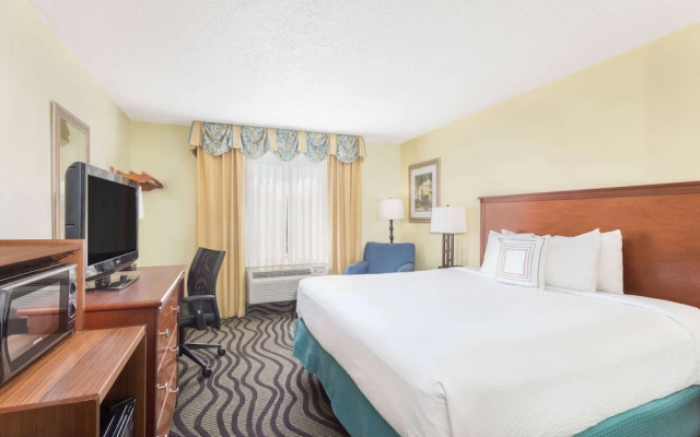 photo 5 of Baymont Inn and Suites Savannah Midtown