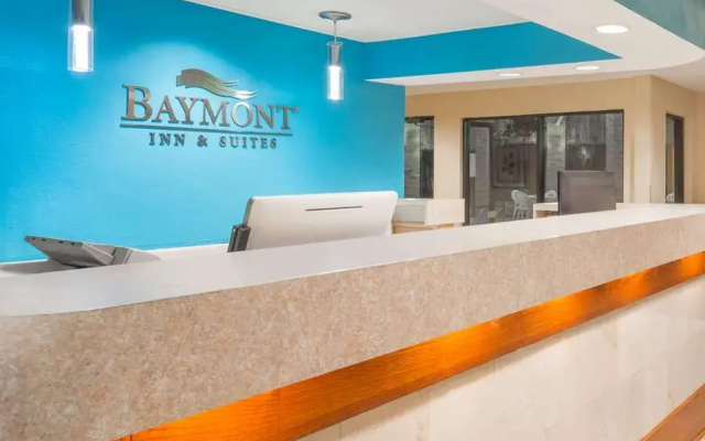 photo 2 of Baymont Inn & Suites Warrenton