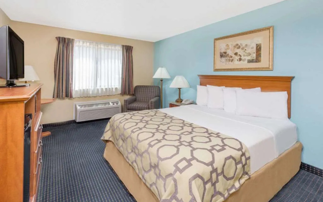 photo 3 of Baymont Inn & Suites Warrenton