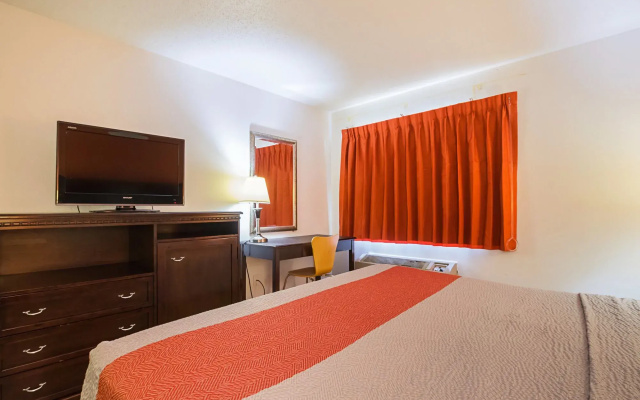 photo 3 of Baymont Inn & Suites Waterloo