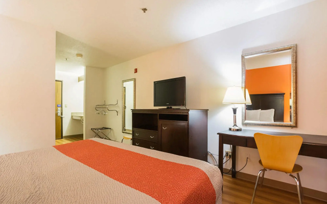 photo 5 of Baymont Inn & Suites Waterloo