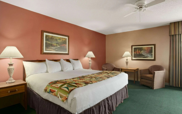 photo 3 of Baymont by Wyndham Sullivan
