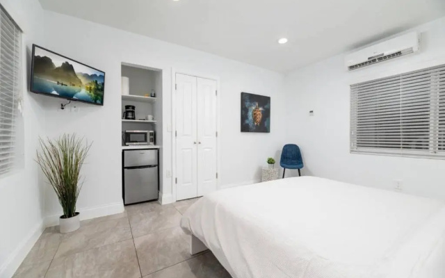 photo 2 of Bayshore Breeze 2 - Fort Lauderdale Beach