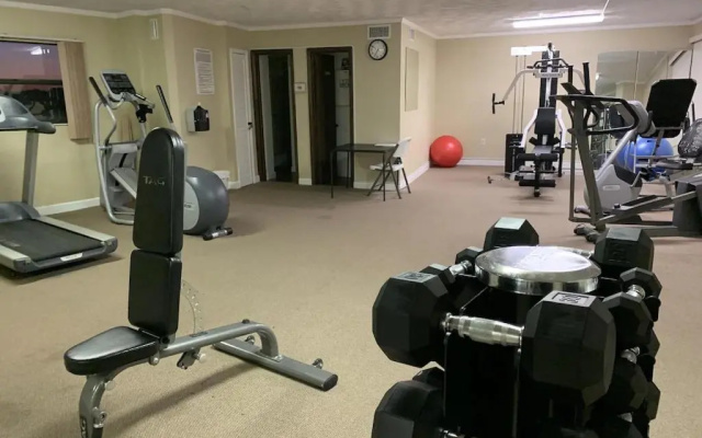 photo 3 of Bayshore Yatch Tennis Condo 2br 3 beds, Walking Distance to Beautiful Quite Beach