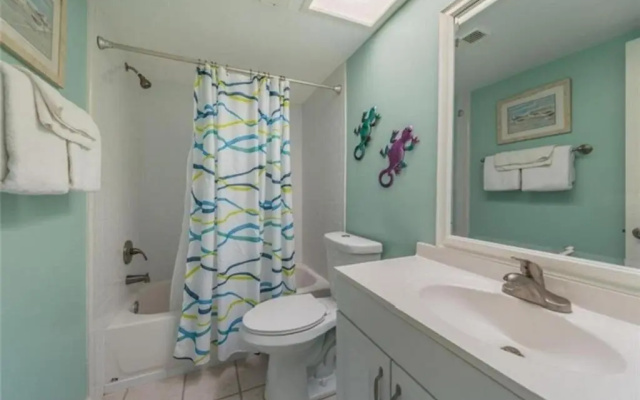 photo 4 of Bayshore Yatch Tennis Condo 2br 3 beds, Walking Distance to Beautiful Quite Beach