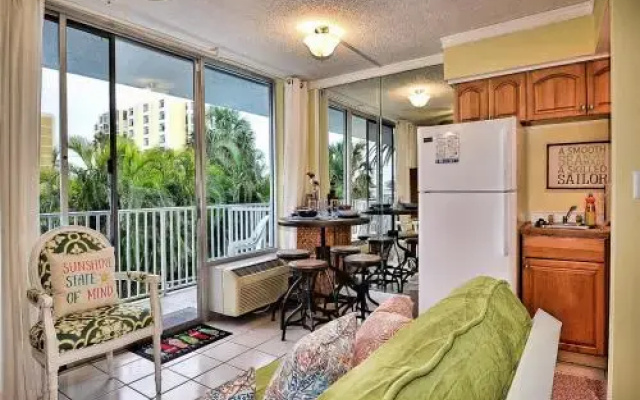 photo 2 of Bayside Condos 18