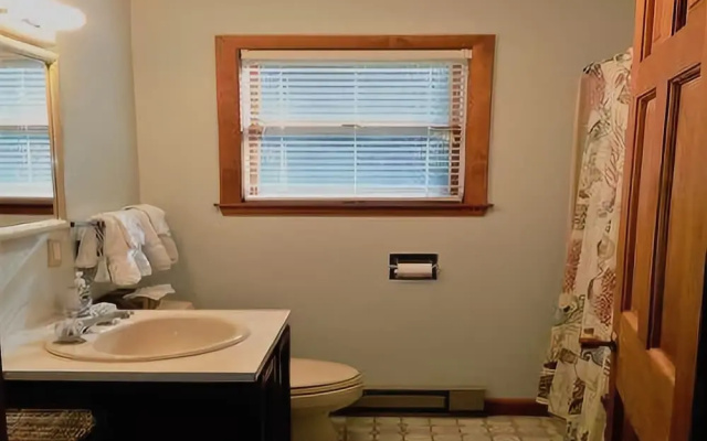 photo 4 of Bayside Retreat - Three Bedroom Cottage