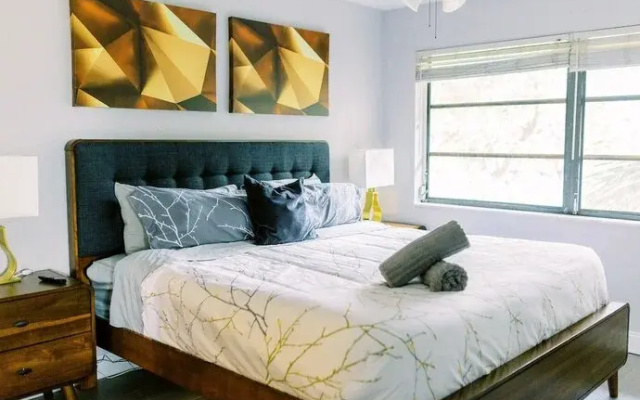 photo 2 of Bayview Apartments by Lowkl