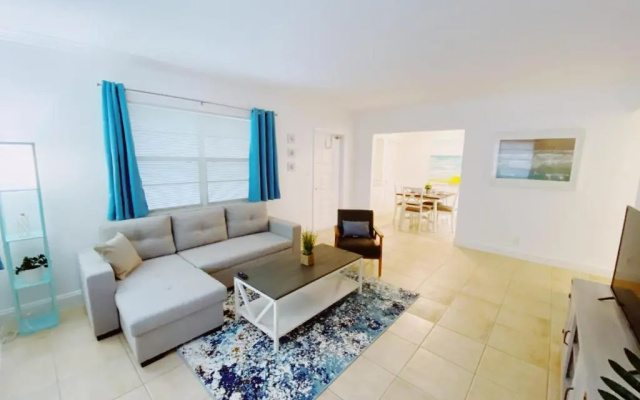 photo 2 of Bayview Regency Apartments By Lowkl