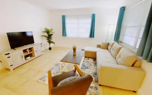 photo 3 of Bayview Regency Apartments By Lowkl