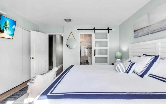 photo 2 of Bayview Beach Condo