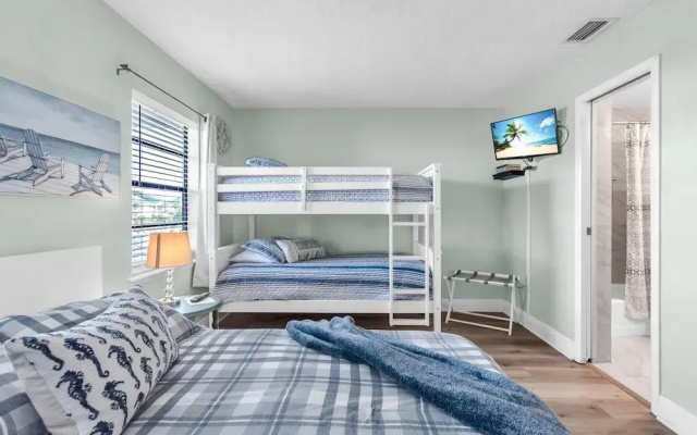 photo 3 of Bayview Beach Condo