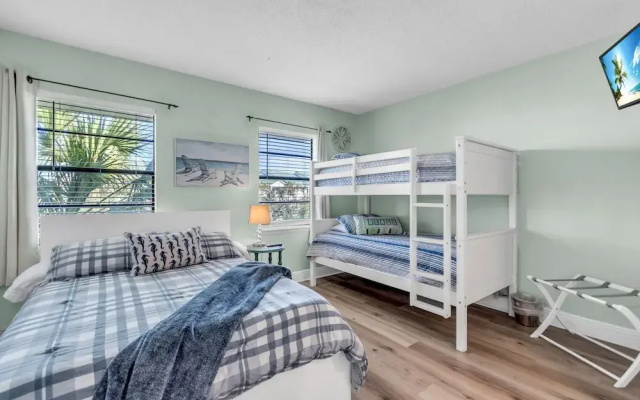 photo 4 of Bayview Beach Condo