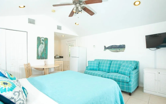 photo 3 of Baywatch Cabana Pet Friendly With Dock On Captiva Studio Bedroom Cottage