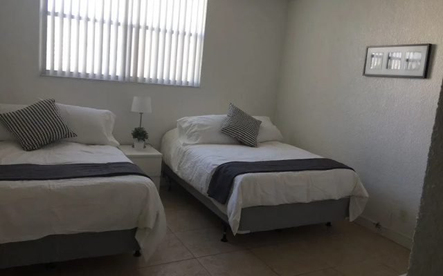 photo 3 of Beach Apartments Hollywood