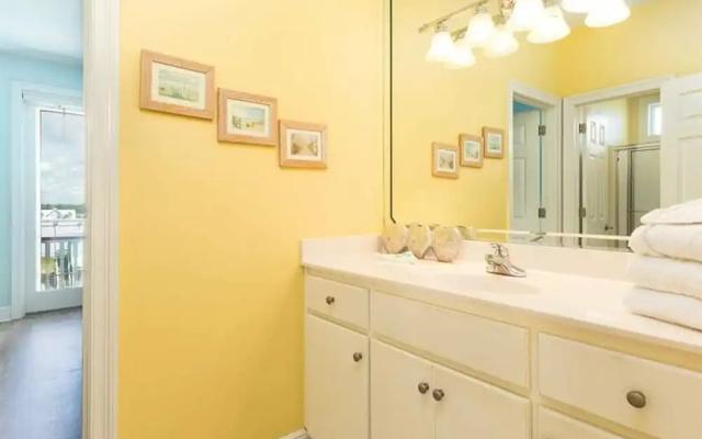 photo 3 of Beach Baby West by Meyer Vacation Rentals