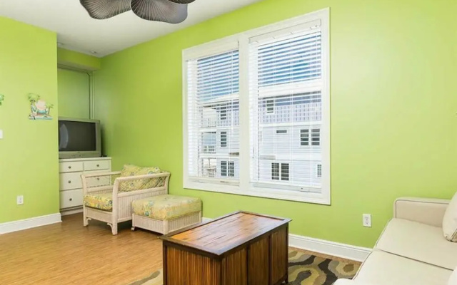photo 4 of Beach Baby West by Meyer Vacation Rentals