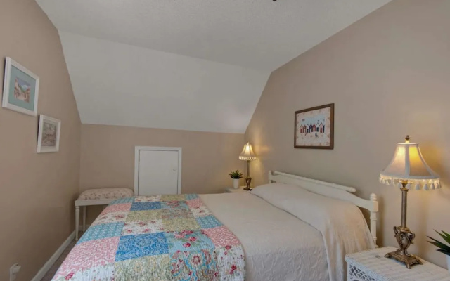 photo 2 of Beach Bungalow 3 Bedroom Apartment