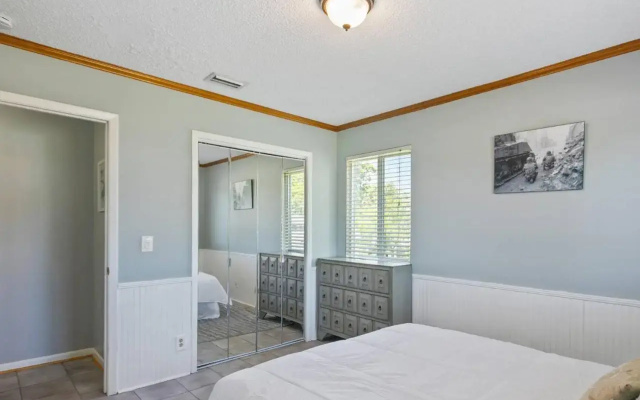 photo 2 of Beach Bungalow 700