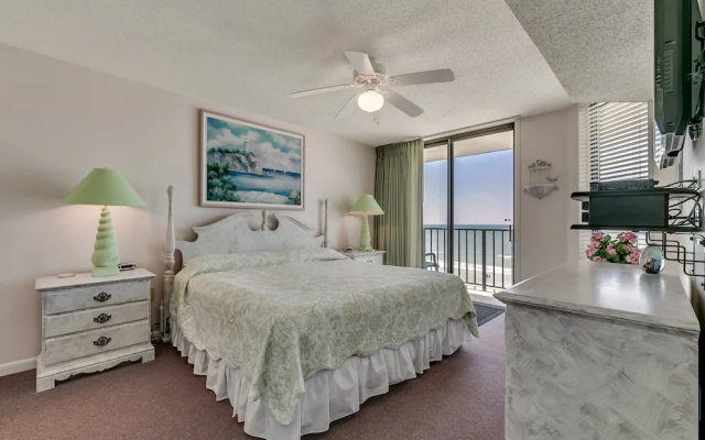 photo 4 of Beach Clubs by Condo-World