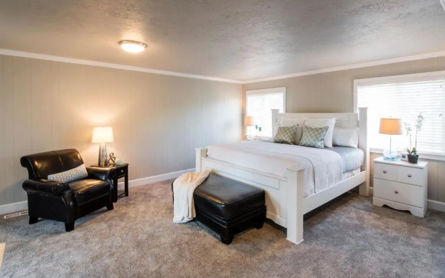 photo 2 of Beach Drive Suites