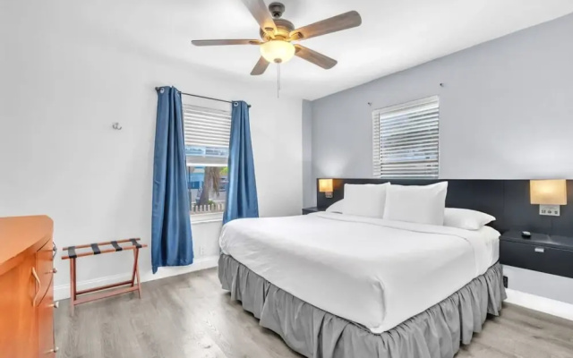 photo 2 of Beach Escape Corner Apartment
