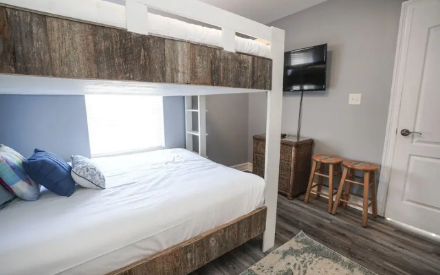 photo 4 of Beach House – Anchors Away by Panhandle Getaways