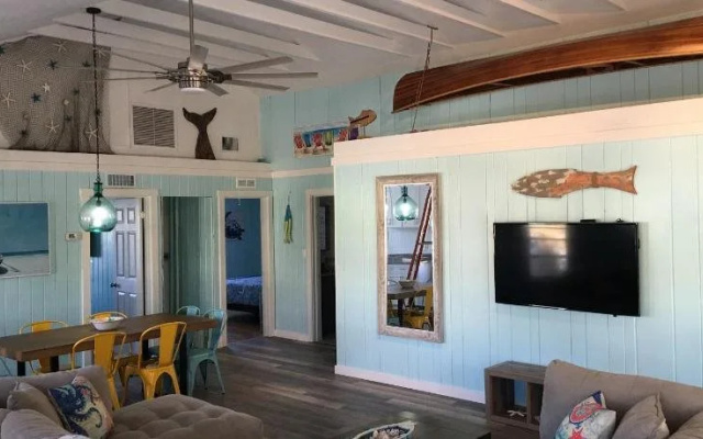 photo 2 of Beach House Hotel