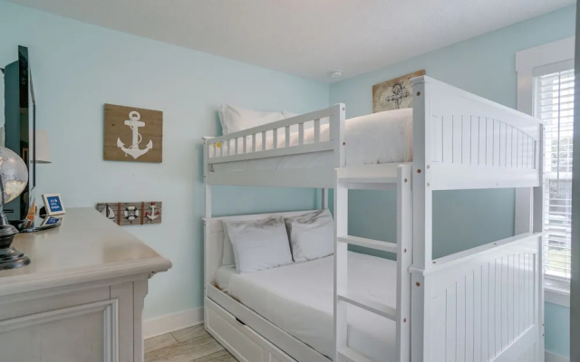 photo 2 of Beach House - Sandy Teauxs By Panhandle Getaways