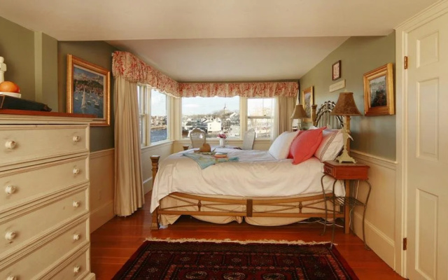photo 5 of Beach & King Street Inn