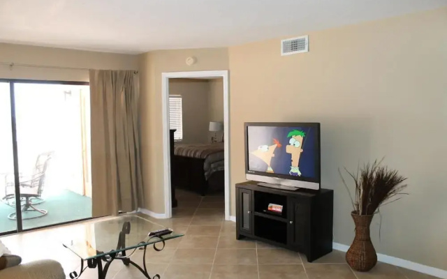 photo 3 of Beach Palms 102 Apartment