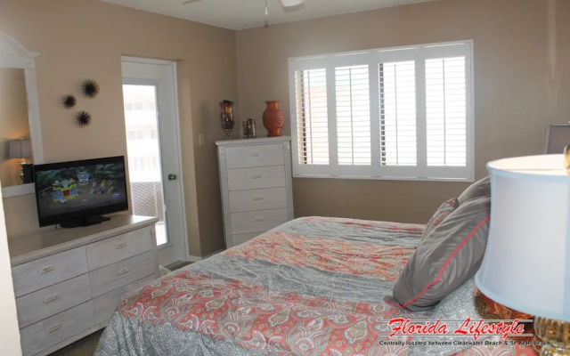 photo 4 of Beach Palms 404 Apartment