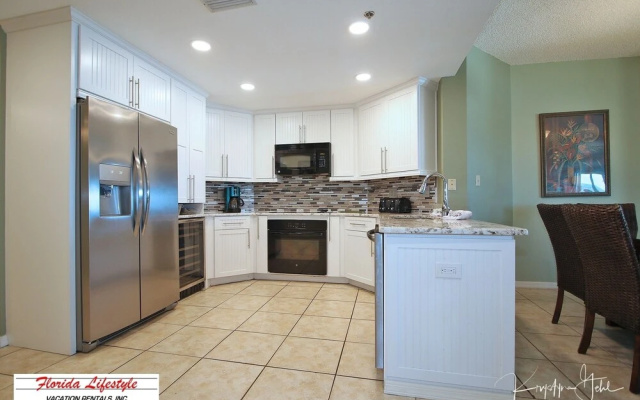 photo 2 of Beach Palms 507 Apartment