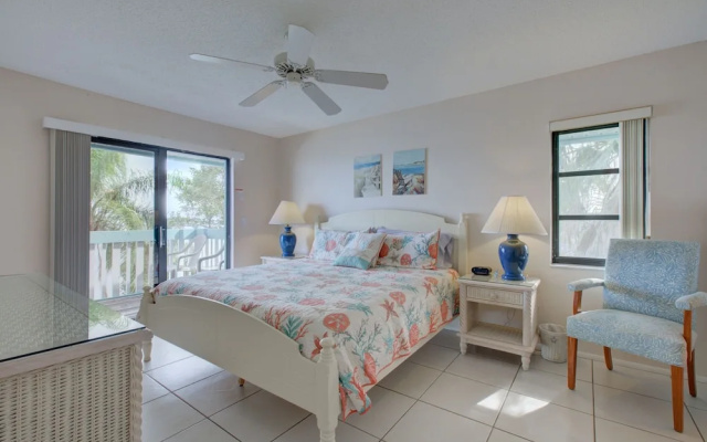photo 4 of Beach Palms 6B by Anna Maria