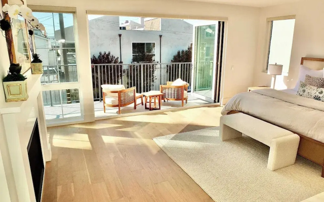 photo 4 of Beach Paradise Stunning 3-story in Long Beach!