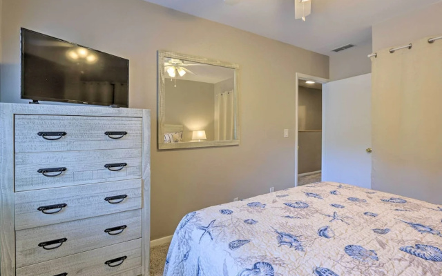 photo 4 of 1/4 Mi to Ocean: Beach Pebble Townhome w/ Patio