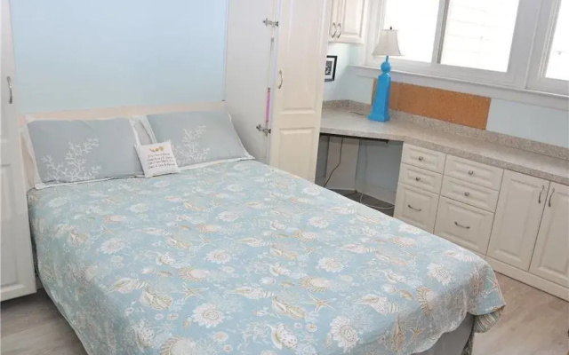 photo 4 of Beach Villa E - 3 Br condo by RedAwning