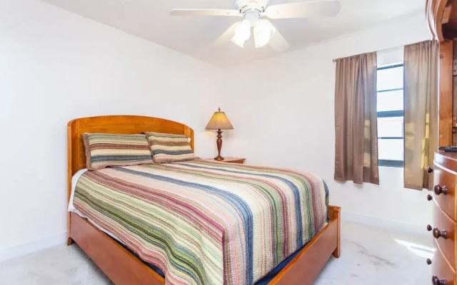 photo 4 of Beachcomber 301 2 Br condo by RedAwning