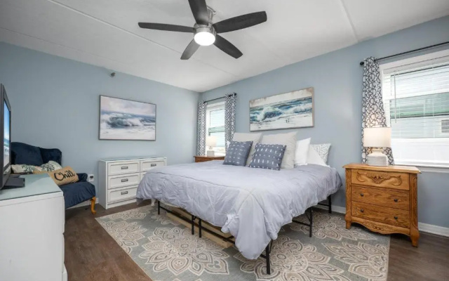 photo 2 of Beachcomber 304, 2BRs, Pool, Beach, Near Mayo Clinic, Sleeps 4