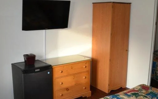 photo 5 of Beachcomber Inn