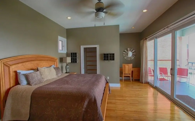 photo 4 of Beachcomber's Luxury - 5 Br home by RedAwning