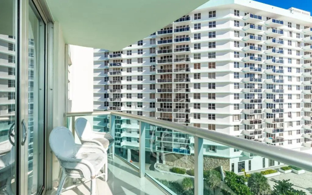 photo 2 of Beachfront 2 bedroom at Tides Hollywood 8th floor