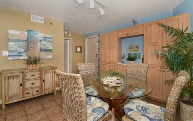 photo 3 of Beachfront Palm House - Walk Right out to the Pool Beach Access - Ph1b