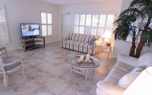 photo 4 of Beachouse Inn & Suites