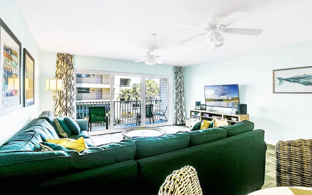 photo 3 of Beachside Condo in Tampa Bay by RedAwning
