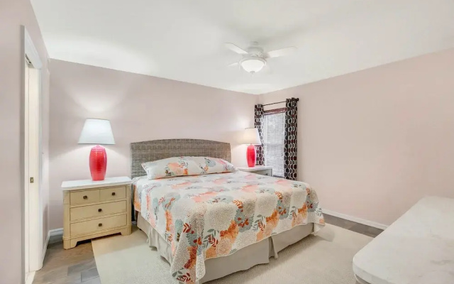 photo 5 of Beachside Condo in Tampa Bay by RedAwning