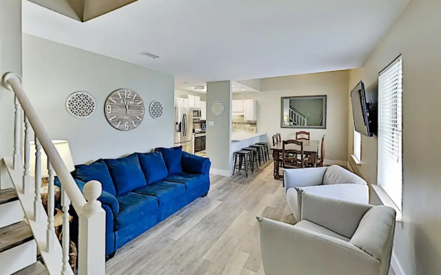 photo 2 of Beachside W/ Balcony - Walkable Location! 3 Bedroom Condo